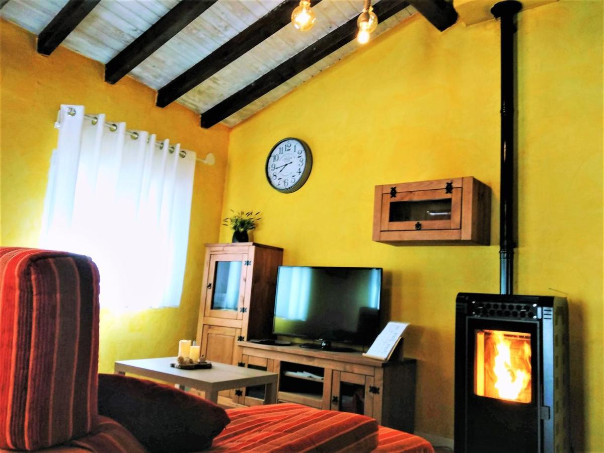 Casa Rural Madera Y Sal Salinas de Anana Esterno foto